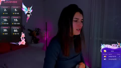 Snapshot of laura__leee chatting on 12.30.24 Laura online show from 12.30.24