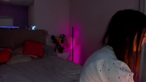 Snapshot of laura__leee chatting on 01.06.25 Laura online show from 01.06.25