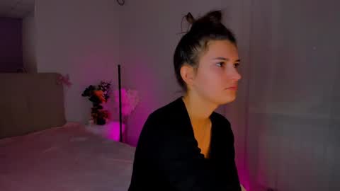 Snapshot of laura__leee chatting on 01.08.25 Laura online show from 01.08.25