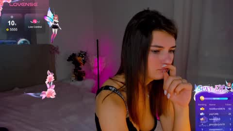 Snapshot of laura__leee chatting on 01.16.25 Laura online show from 01.16.25