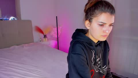 Snapshot of laura__leee chatting on 01.19.25 Laura online show from 01.19.25