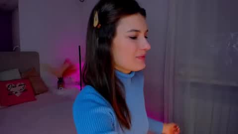 Snapshot of laura__leee chatting on 02.09.25 Laura online show from 02.09.25