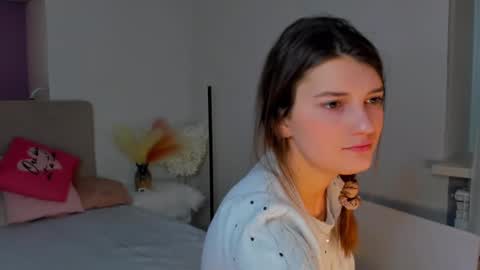 Snapshot of laura__leee chatting on 02.10.25 Laura online show from 02.10.25