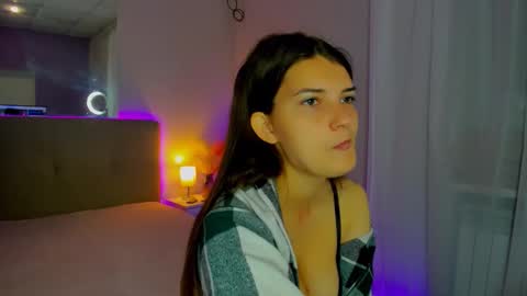 Snapshot of laura__leee chatting on 09.16.25 Laura online show from 09.16.25