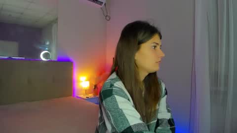 Snapshot of laura__leee chatting on 09.24.25 Laura online show from 09.24.25
