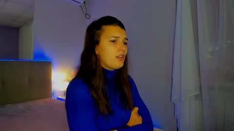Snapshot of laura__leee chatting on 10.04.25 Laura online show from 10.04.25
