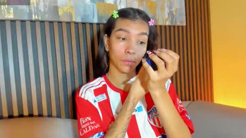 Laura online show from 12.16.25