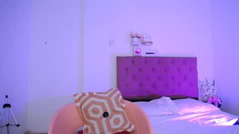 LAURA online show from 01.17.25