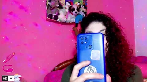 Snapshot of laura_fountain_ chatting on 04.07.26 weedcam Curly Laura OF online show from 04.07.26