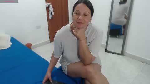 laura_foxx2379 online show from 01.14.26