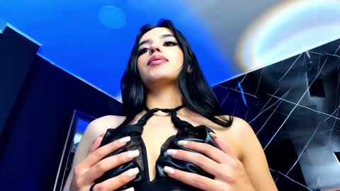 Laura online show from 12.03.24