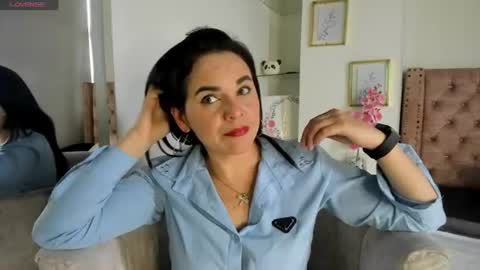 Snapshot of laura_hotties chatting on 06.17.26 laura hotties online show from 06.17.26