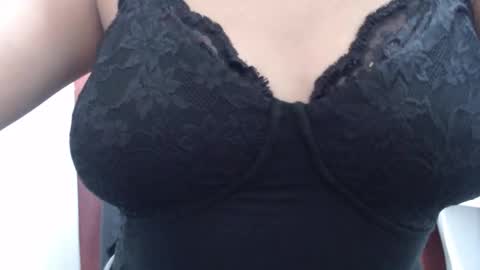  Laura  online show from 09.27.25