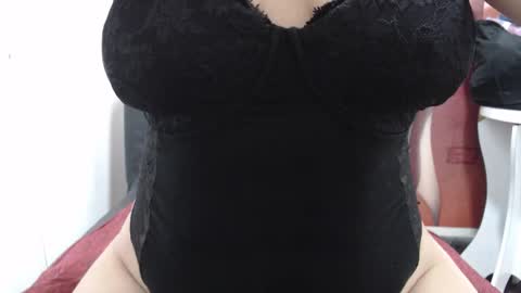  Laura  online show from 11.01.25