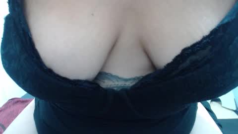  Laura  online show from 11.14.25