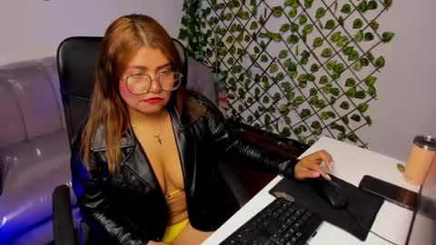 laura_marttin online show from 07.15.26