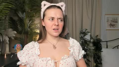 Snapshot of laura_mutti chatting on 05.15.26 Samantha online show from 05.15.26