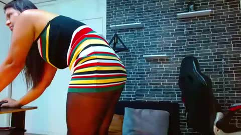 Laura online show from 01.18.25