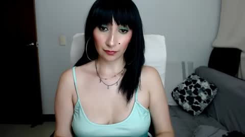 Snapshot of laura_pervert_ chatting on 04.21.26 Laura online show from 04.21.26