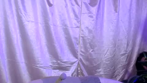 laura_pink01 online show from 03.02.25