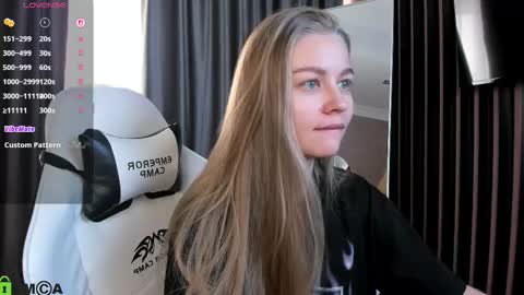 Laura online show from 12.03.25