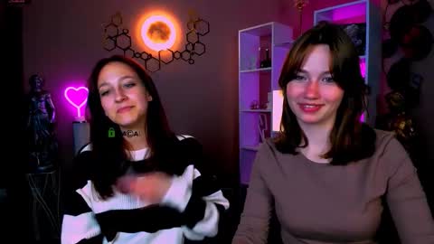 Snapshot of laura_queen_ chatting on 09.28.25 laura_queen_ online show from 09.28.25