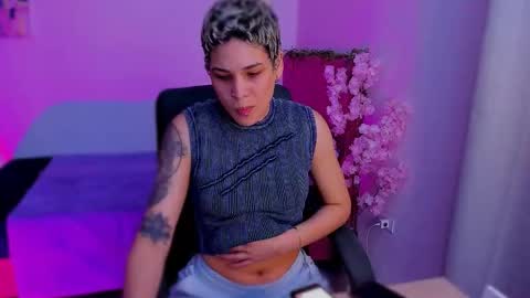 Laura Rose online show from 11.25.25