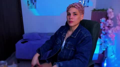 Laura Rose online show from 12.19.25