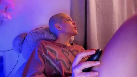 Laura Rose online show from 01.05.26