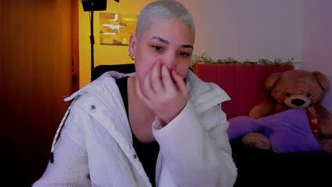 Laura Rose online show from 04.05.26