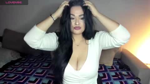 Laura online show from 10.13.25