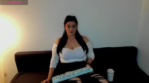 Laura online show from 03.26.26