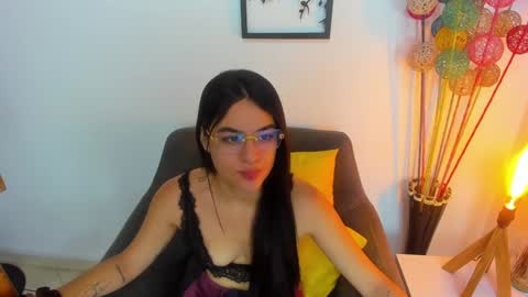 Snapshot of laura_soe chatting on 01.13.25 LAURA SOE online show from 01.13.25