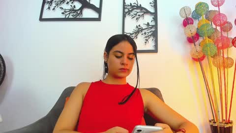 Snapshot of laura_soe chatting on 01.17.25 LAURA SOE online show from 01.17.25