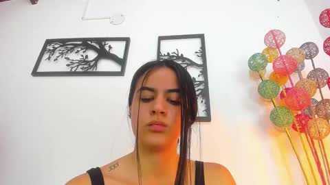 Snapshot of laura_soe chatting on 02.02.25 LAURA SOE online show from 02.02.25