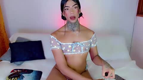 Laura online show from 03.04.25