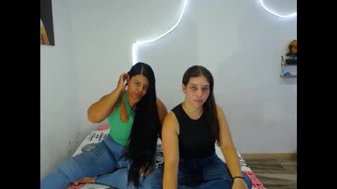 LAURA AND SCARLETT online show from 09.17.25