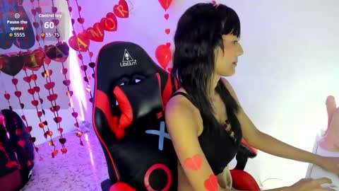 LauraBlush online show from 02.11.26