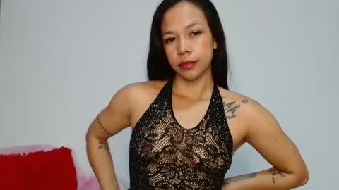 lauracb          online show from 10.02.25