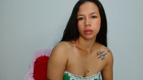 lauracb          online show from 10.03.25
