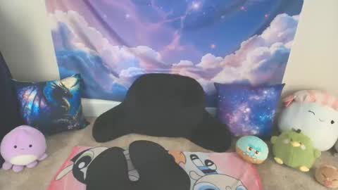 LauraChan online show from 04.29.26