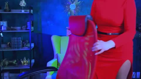 lauradavidsons online show from 02.16.26