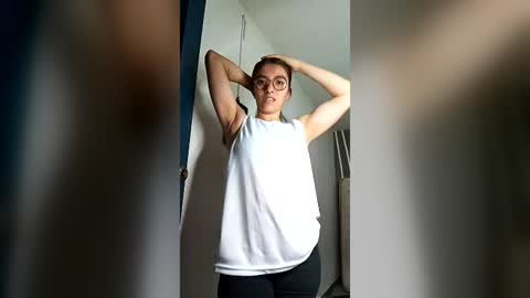 Snapshot of laurag_27 chatting on 07.19.26 laura online show from 07.19.26