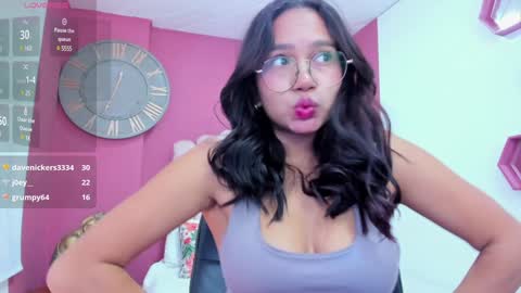 Snapshot of lauraglowing_ chatting on 12.13.24 Laura Glowing online show from 12.13.24