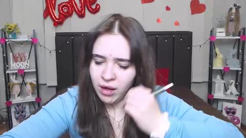 LauraHlot online show from 02.13.25