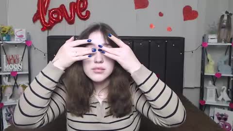 LauraHlot online show from 02.19.25