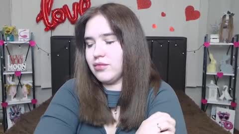 LauraHlot online show from 02.23.25