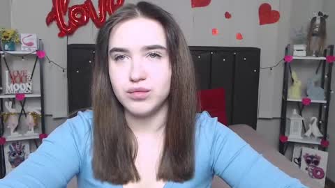 LauraHlot online show from 02.26.25