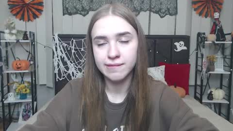 LauraHlot online show from 10.20.25