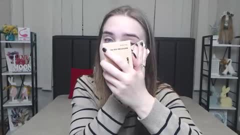 LauraHlot online show from 12.05.25